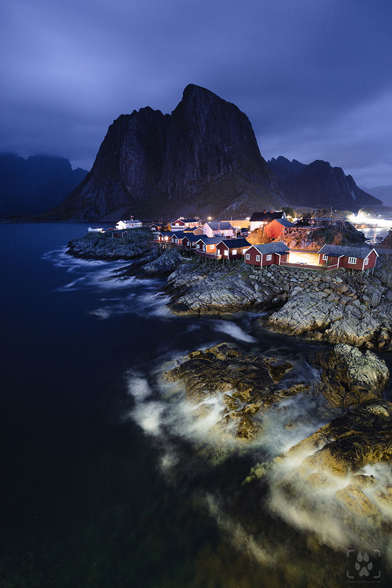 Hamnoy di notte